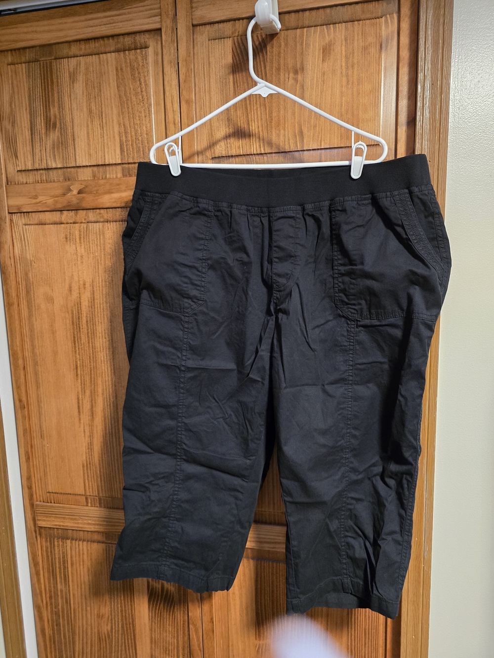 Woman's Black Catherines Comfort Waist Capris